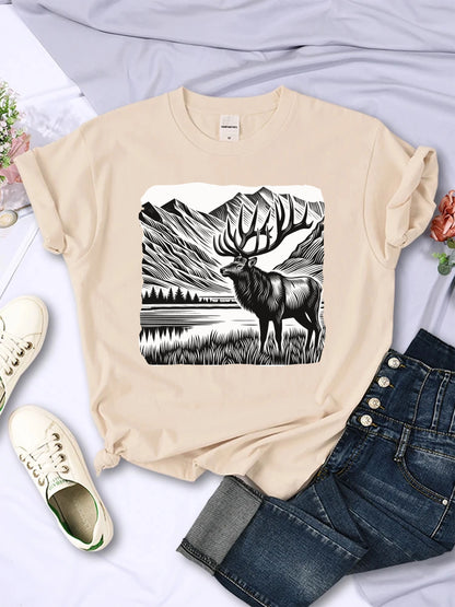 Elk Deer Hunting Silhouette Comfortable Round Neck T-shirt Loose Fit All-Season Style
